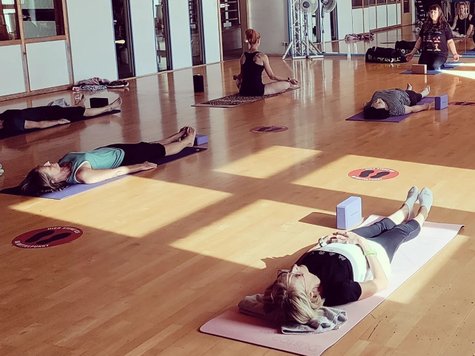fitty meitingen kurse yoga pilates bauch beine po